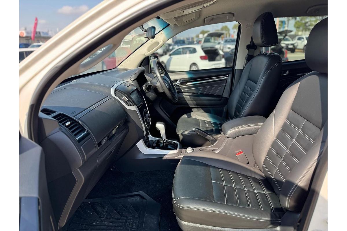 2020 Isuzu MU-X Onyx Edition