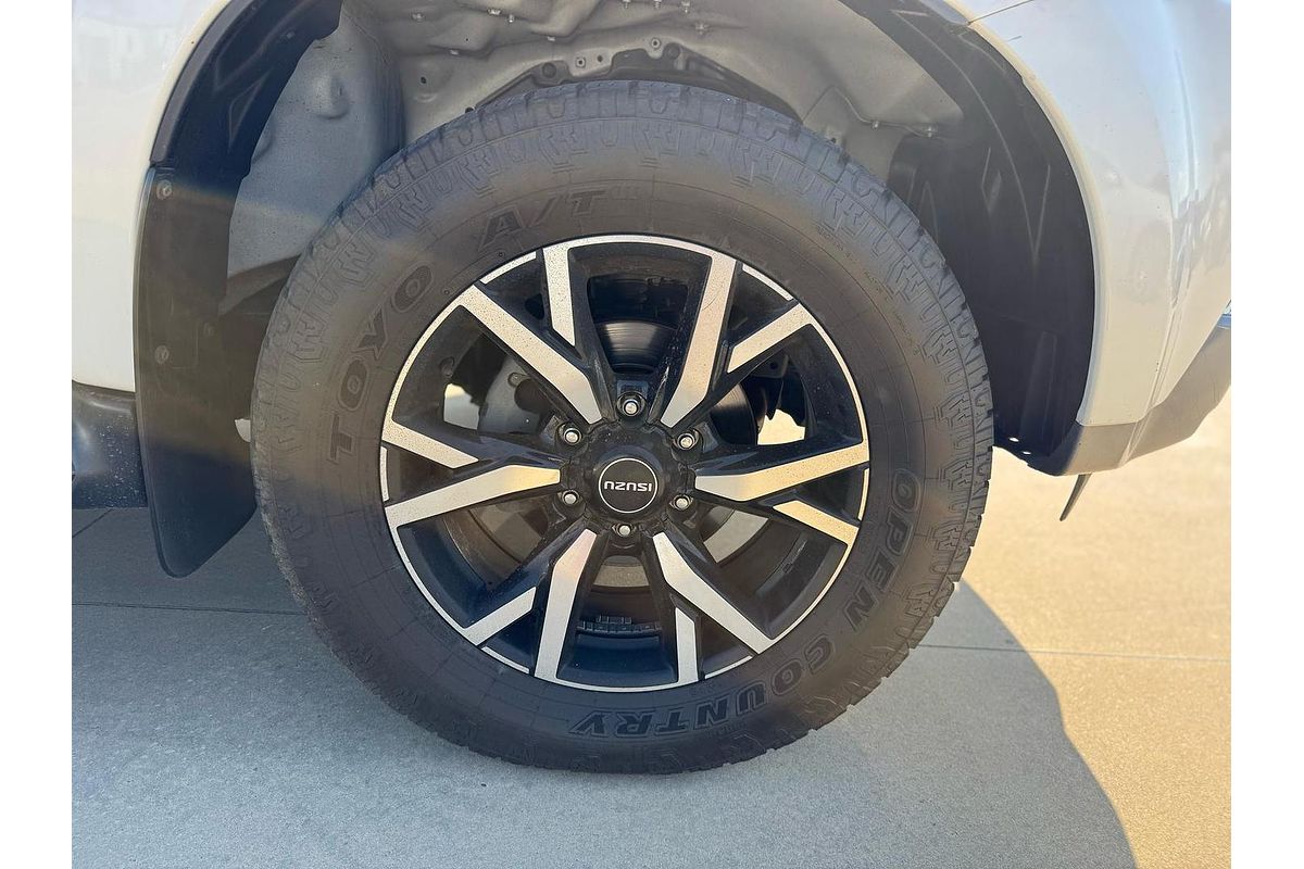 2020 Isuzu MU-X Onyx Edition