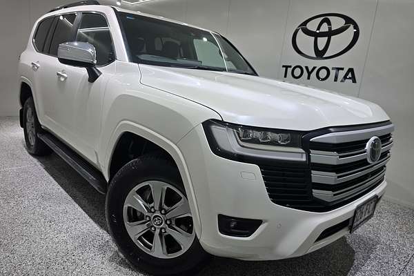 2022 Toyota Landcruiser Sahara FJA300R