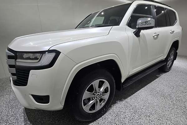 2022 Toyota Landcruiser Sahara FJA300R