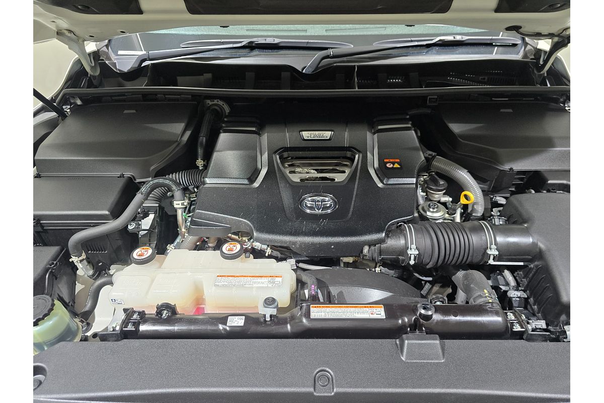2022 Toyota Landcruiser Sahara FJA300R