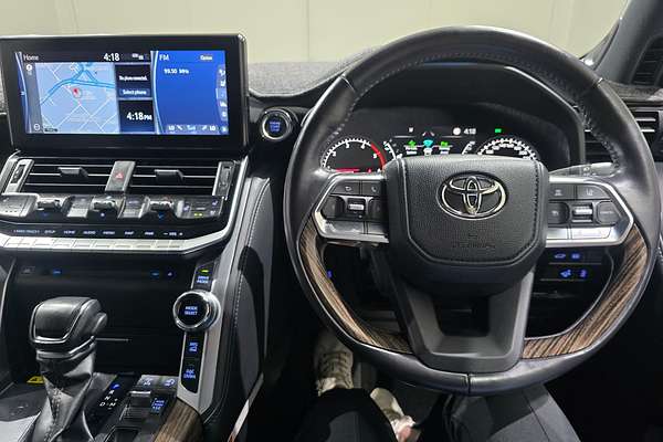 2022 Toyota Landcruiser Sahara FJA300R