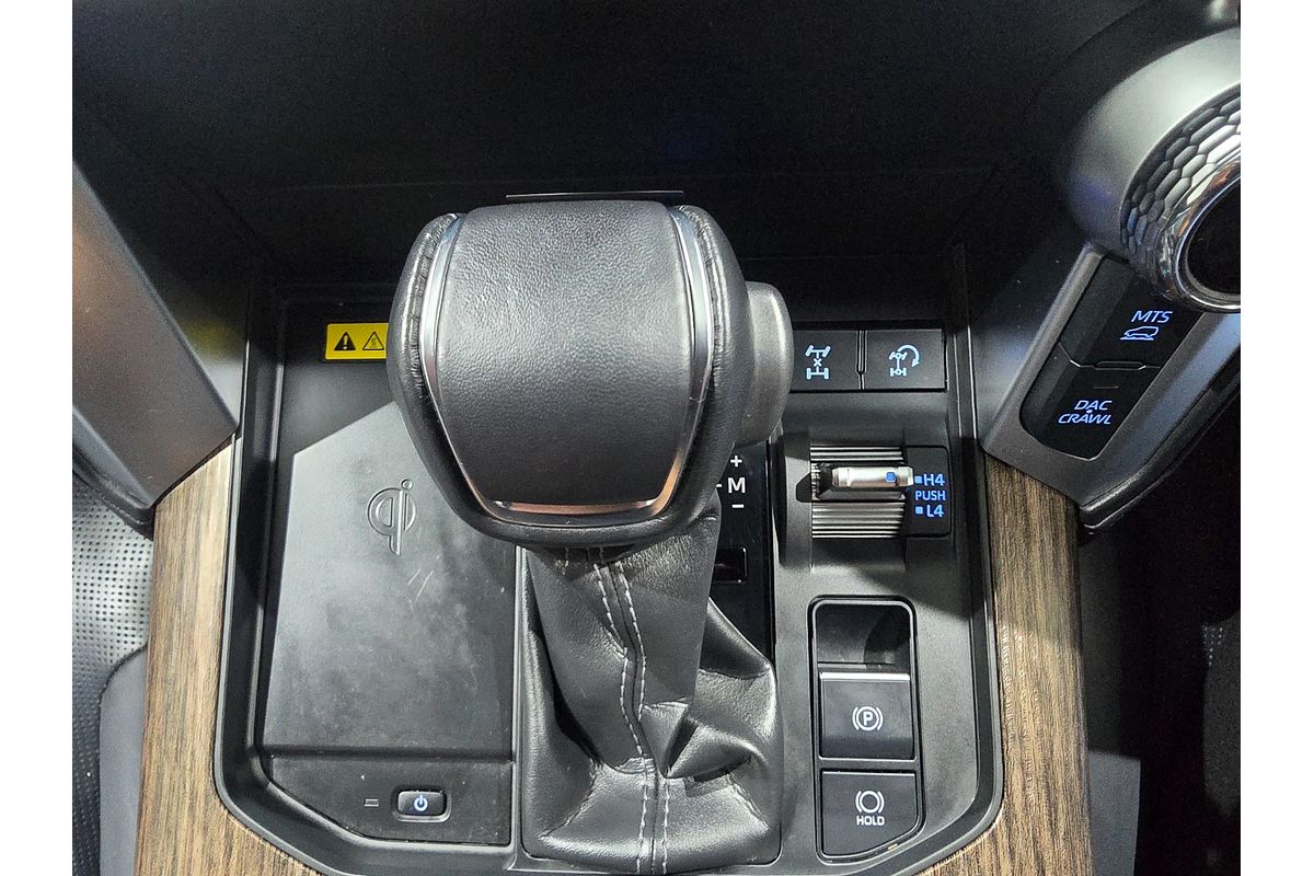 2022 Toyota Landcruiser Sahara FJA300R