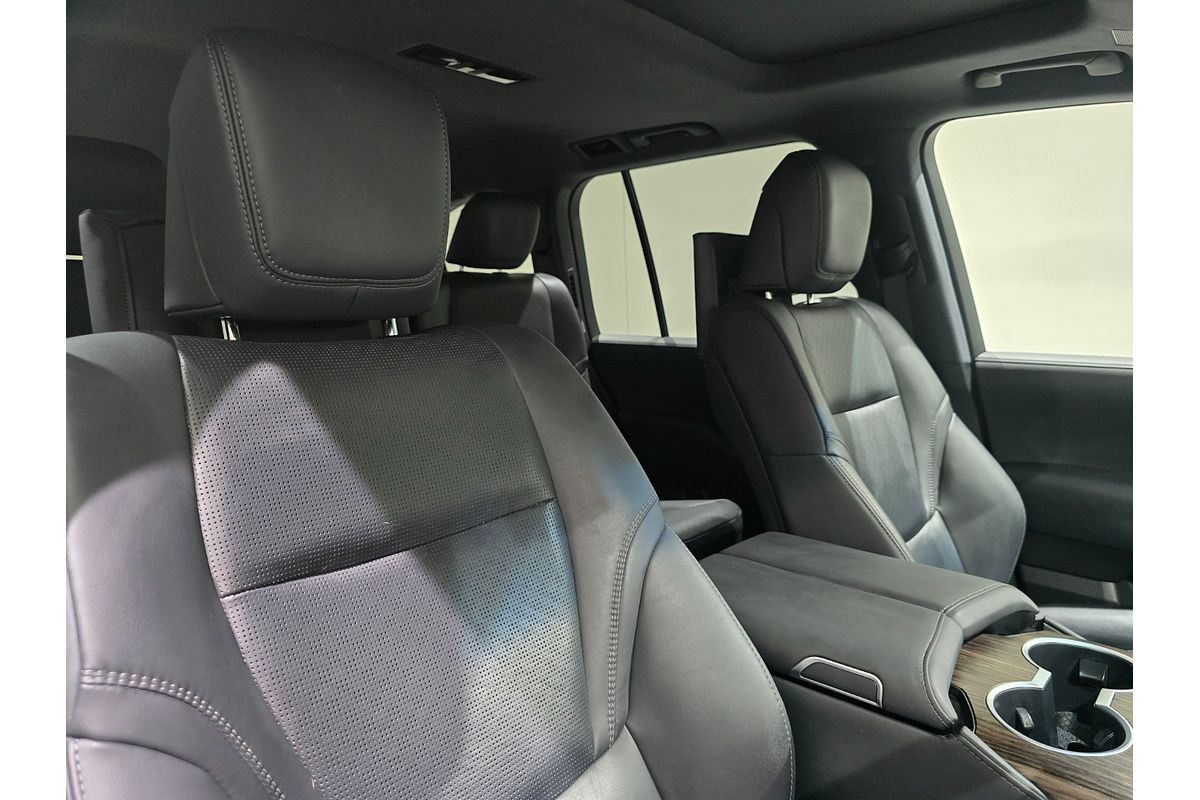 2022 Toyota Landcruiser Sahara FJA300R
