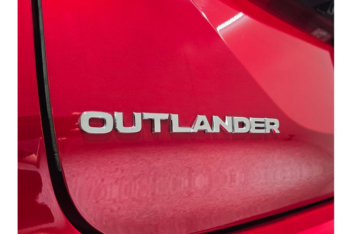 2023 Mitsubishi Outlander Exceed ZM