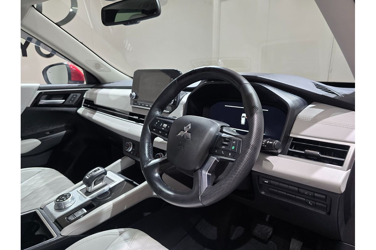 2023 Mitsubishi Outlander Exceed ZM