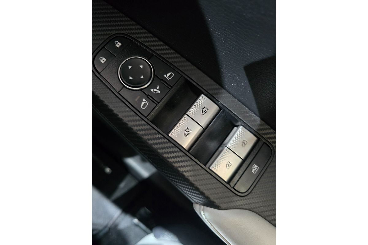 2023 Mitsubishi Outlander Exceed ZM