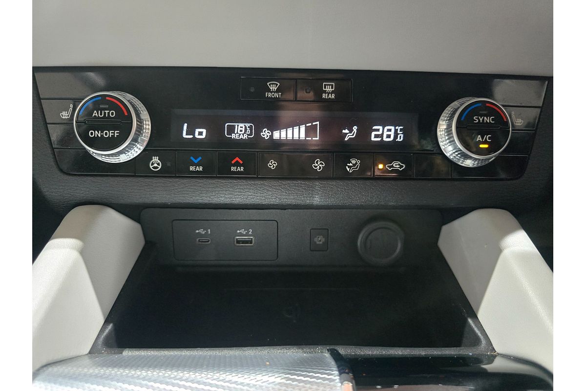 2023 Mitsubishi Outlander Exceed ZM