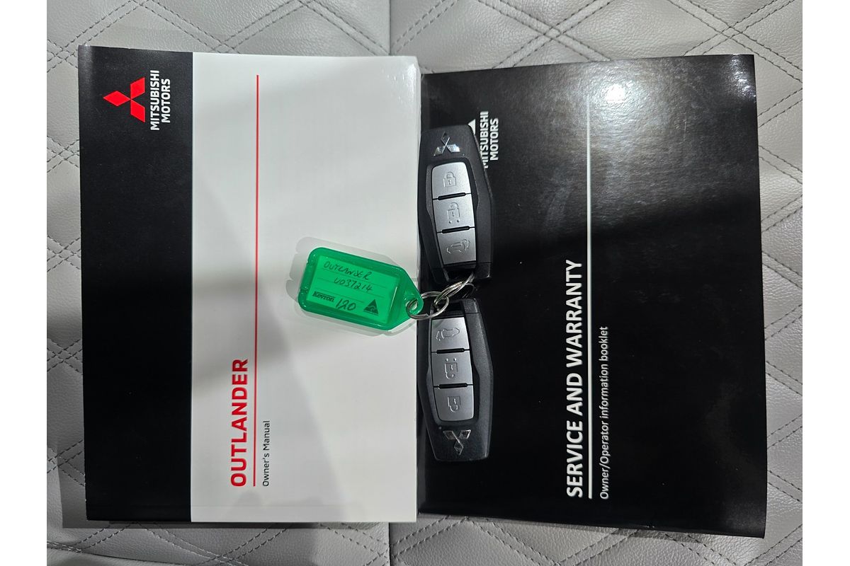 2023 Mitsubishi Outlander Exceed ZM