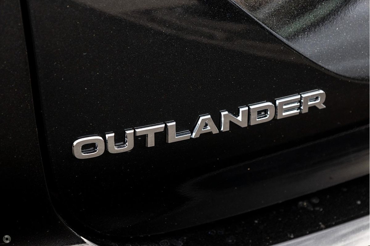 2024 Mitsubishi Outlander ES ZM