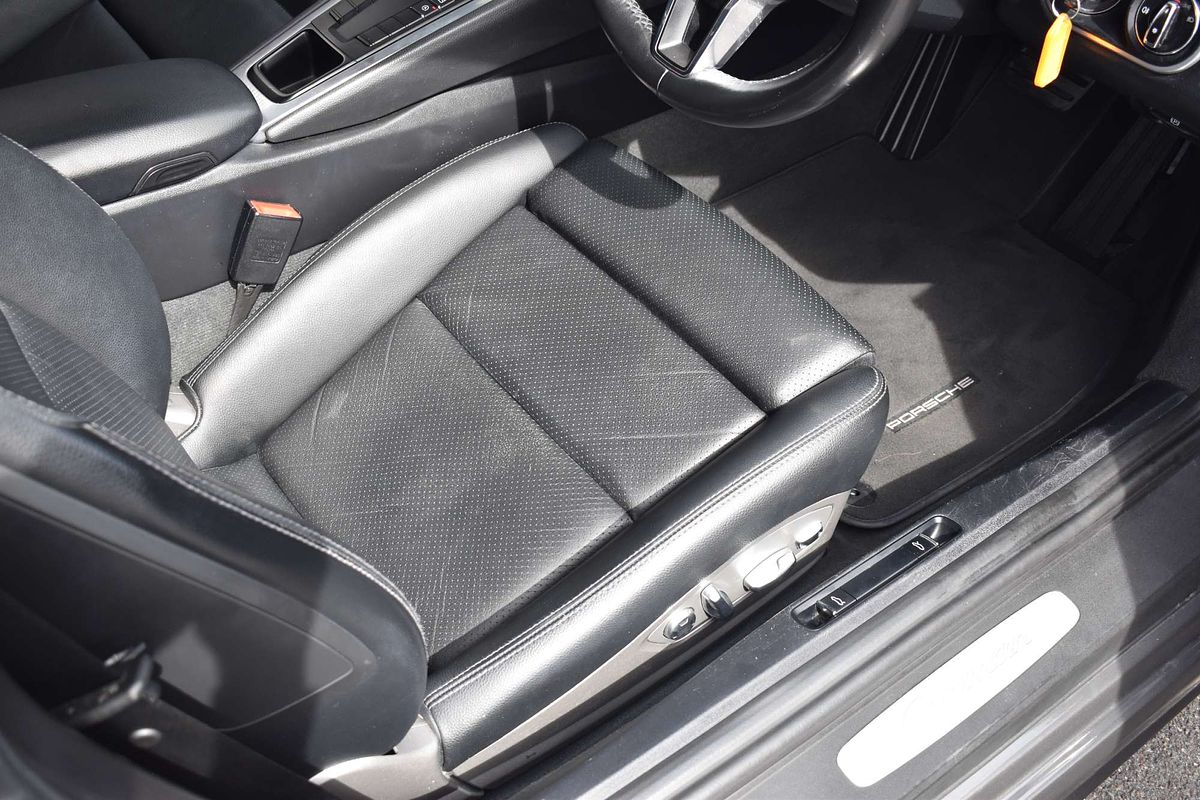 2017 Porsche 718 Cayman 982