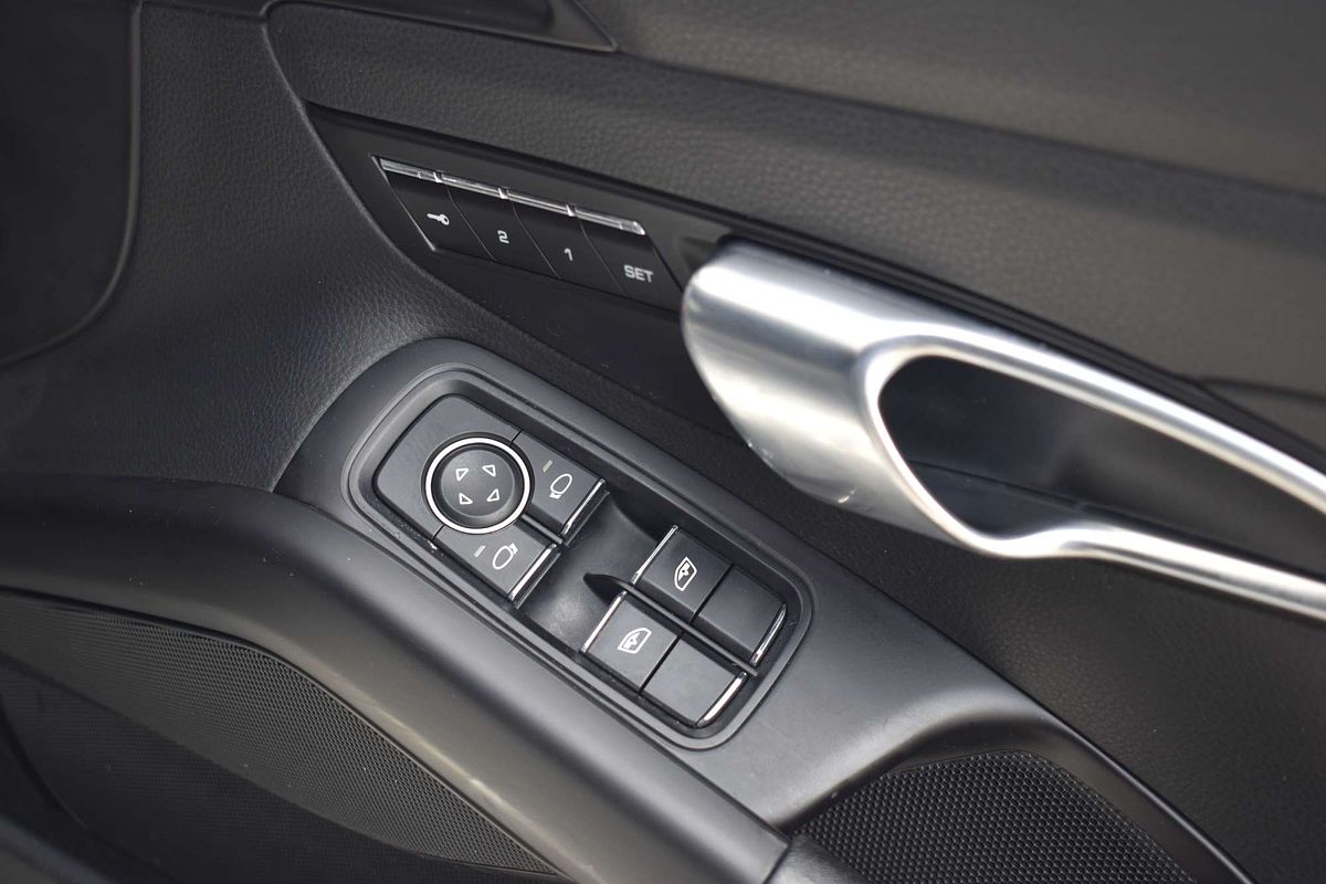 2017 Porsche 718 Cayman 982