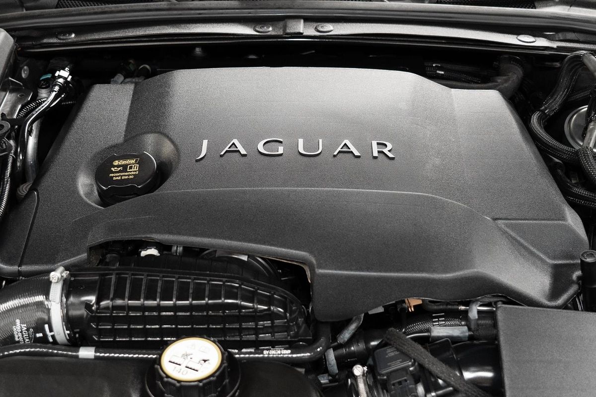 2013 Jaguar XF Premium Luxury X250