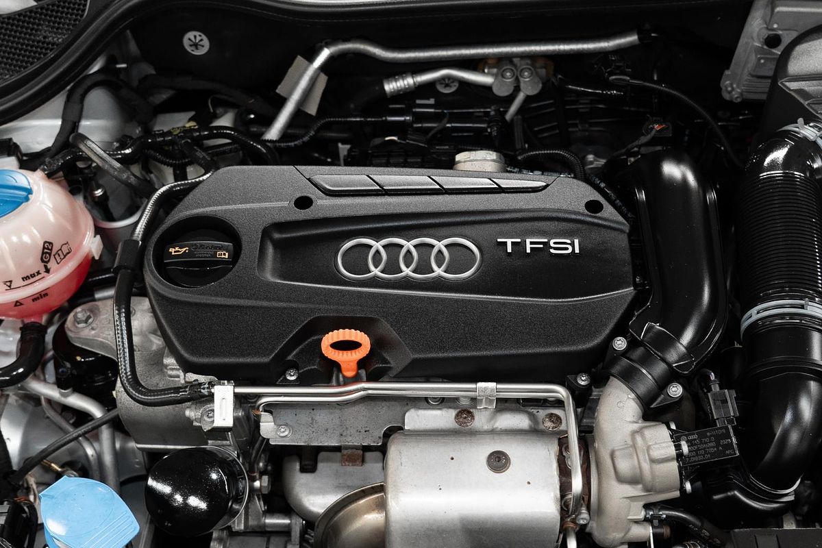 2011 Audi A1 Attraction 8X