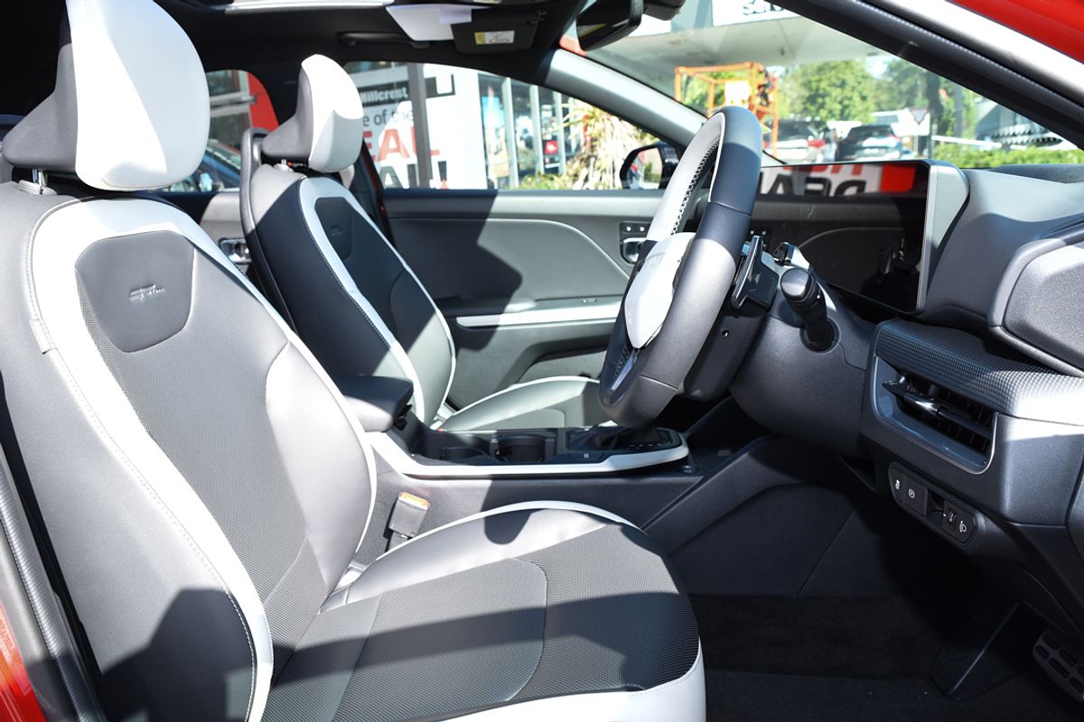 2024 Kia K4 GT-Line CL4m