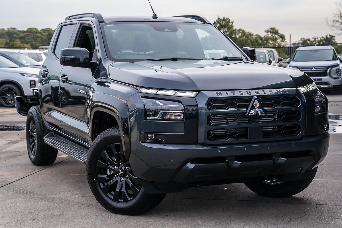 2025 Mitsubishi Triton GSR MV 4X4