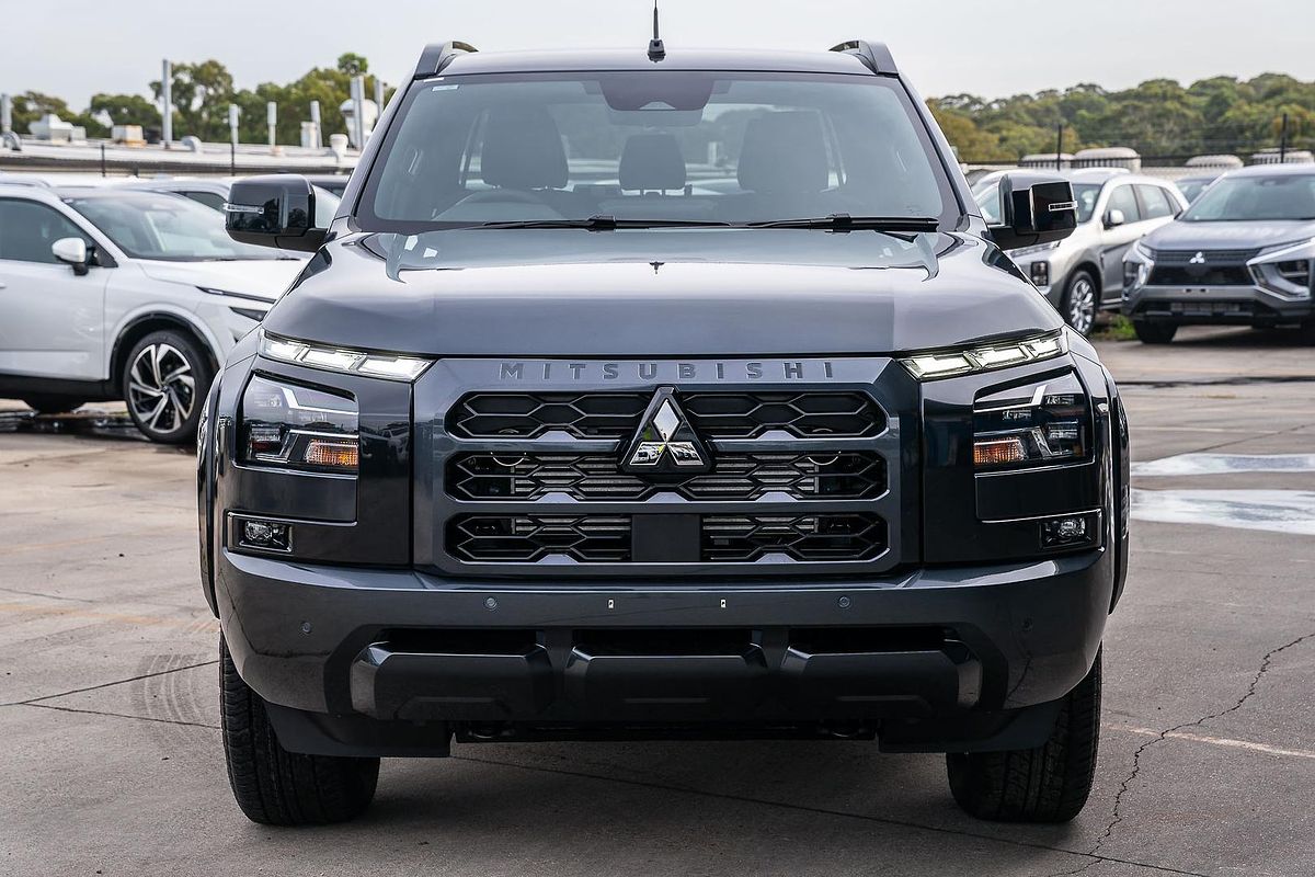 2025 Mitsubishi Triton GSR MV 4X4