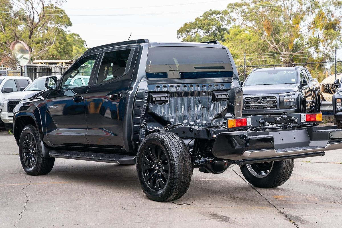 2025 Mitsubishi Triton GSR MV 4X4
