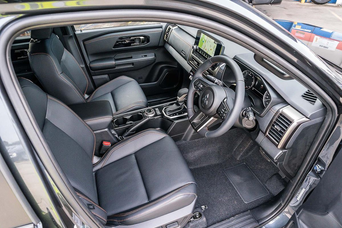 2025 Mitsubishi Triton GSR MV 4X4