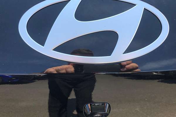 2024 Hyundai STARIA LOAD Premium US4.V3