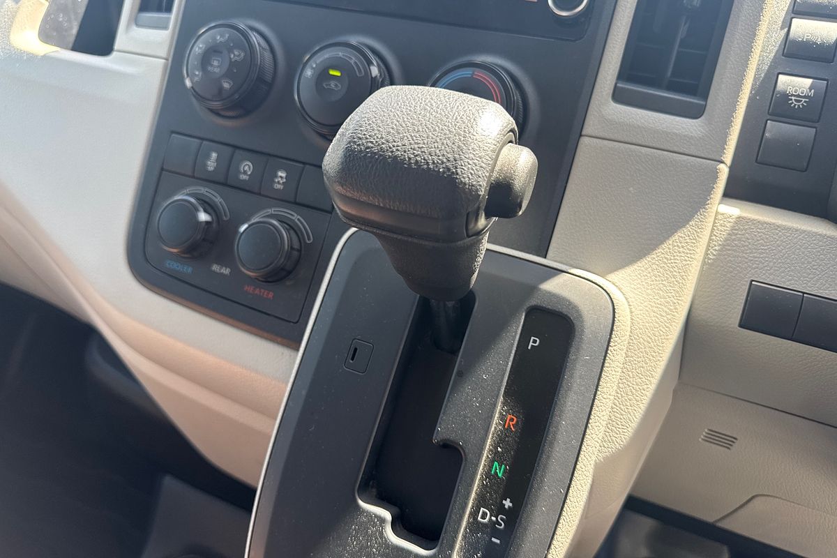 2020 Toyota Hiace Commuter GDH322R