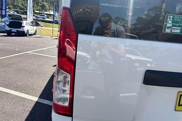 2020 Toyota Hiace Commuter GDH322R