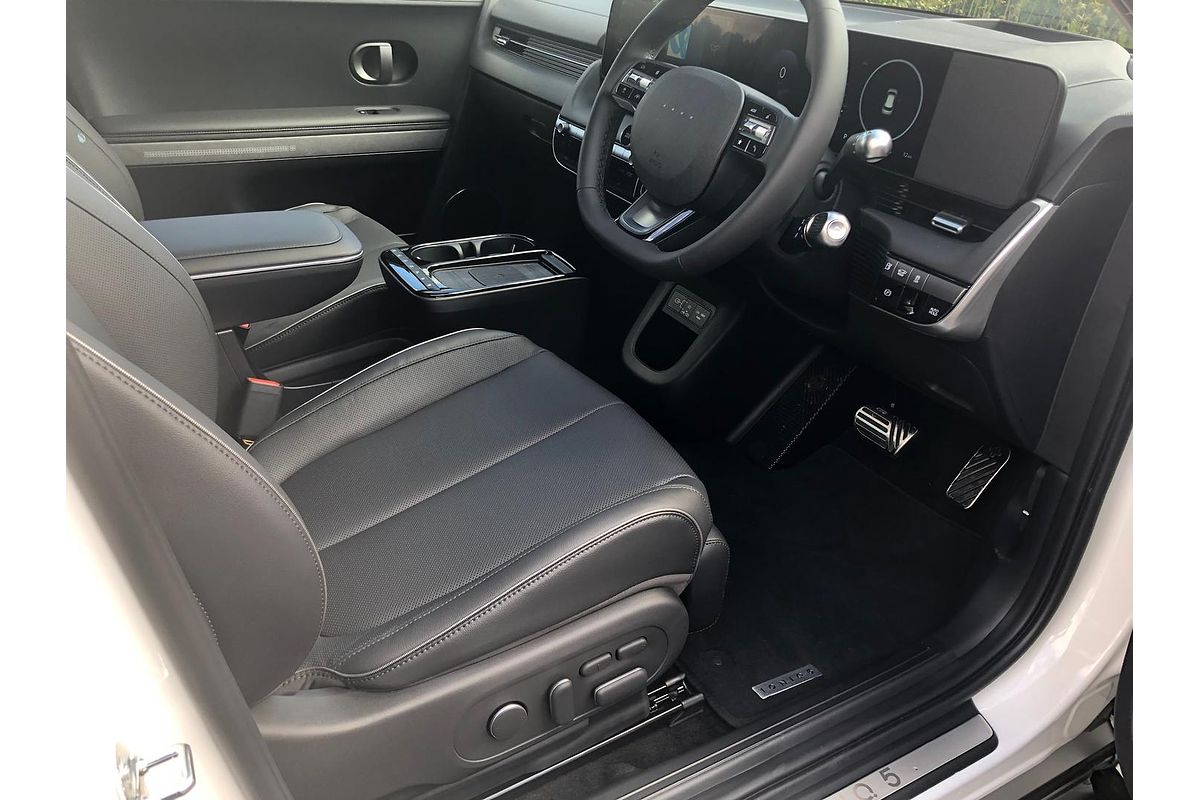 2025 Hyundai IONIQ 5 EPIQ NE.V5