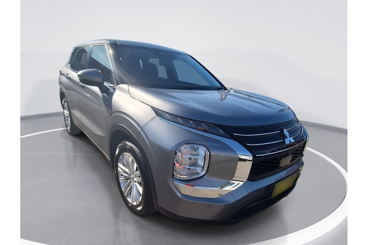 2022 Mitsubishi Outlander ES ZM