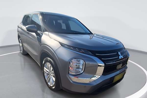 2022 Mitsubishi Outlander ES ZM