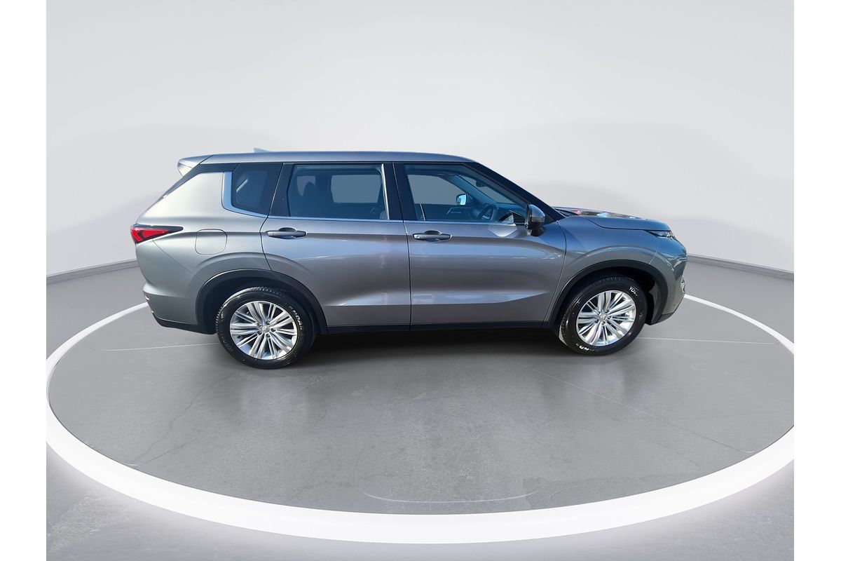 2022 Mitsubishi Outlander ES ZM