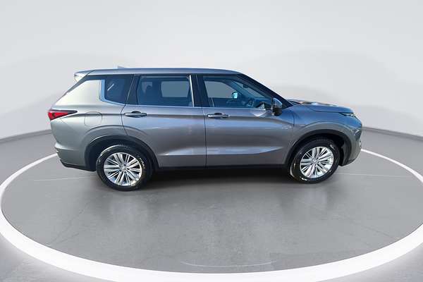 2022 Mitsubishi Outlander ES ZM