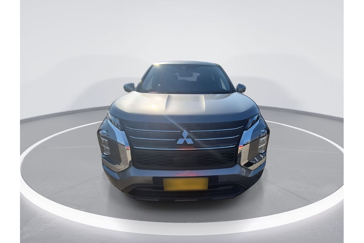 2022 Mitsubishi Outlander ES ZM