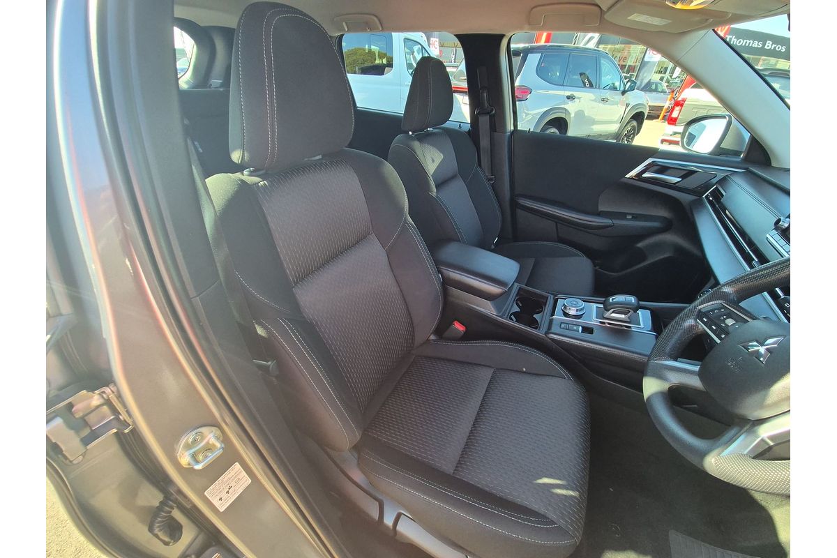 2022 Mitsubishi Outlander ES ZM