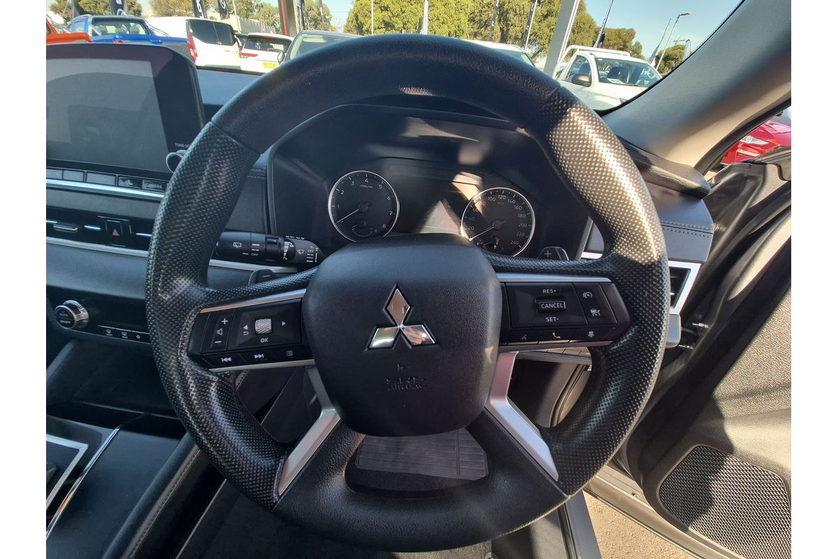 2022 Mitsubishi Outlander ES ZM
