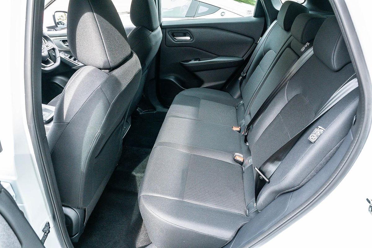 2025 Nissan QASHQAI ST J12
