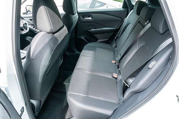 2025 Nissan QASHQAI ST J12
