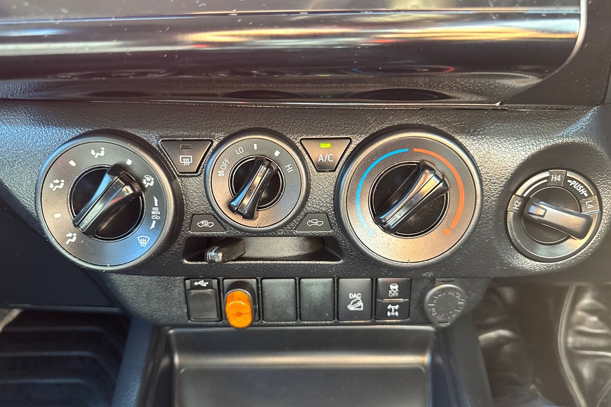 2020 Toyota Hilux SR GUN126R 4X4