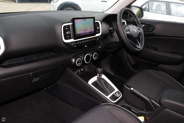 2025 Hyundai Venue Elite QX.V5