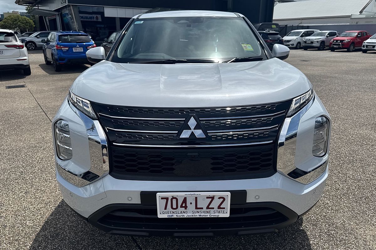 2024 Mitsubishi Outlander ES ZM