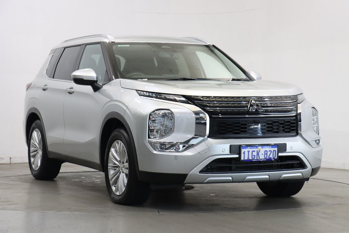 2024 Mitsubishi Outlander LS ZM