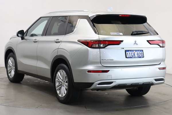 2024 Mitsubishi Outlander LS ZM