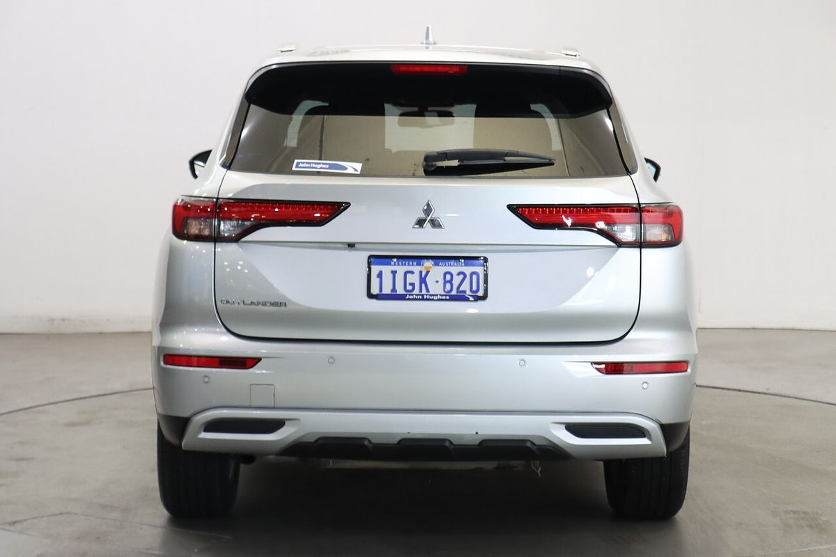 2024 Mitsubishi Outlander LS ZM