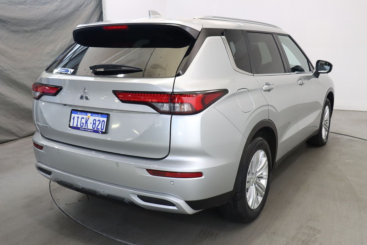 2024 Mitsubishi Outlander LS ZM