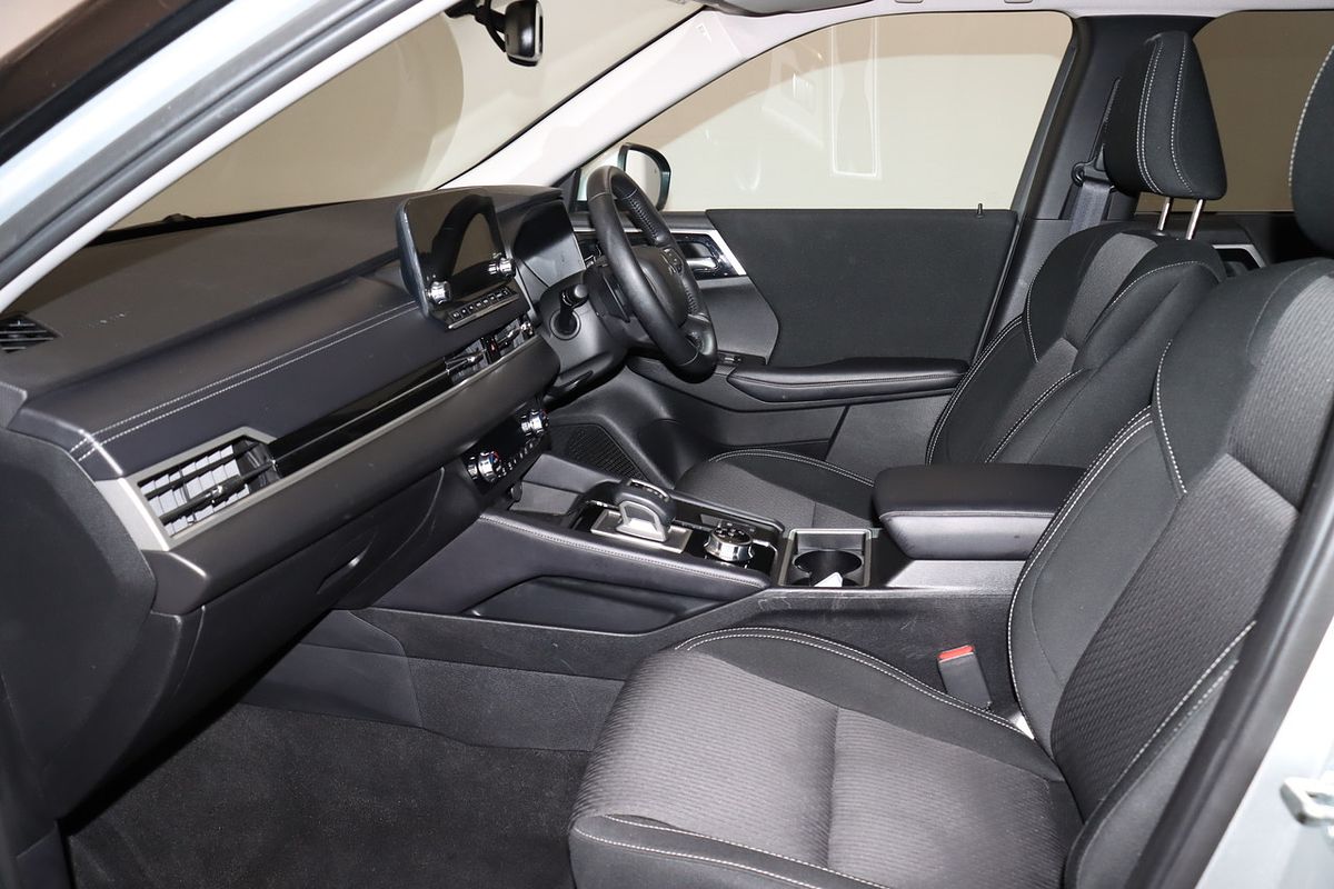 2024 Mitsubishi Outlander LS ZM