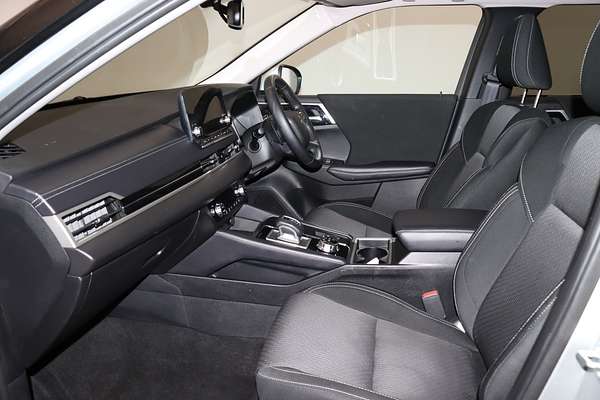 2024 Mitsubishi Outlander LS ZM