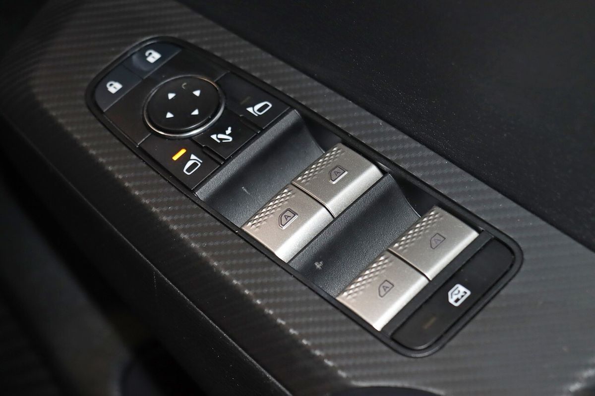 2024 Mitsubishi Outlander LS ZM
