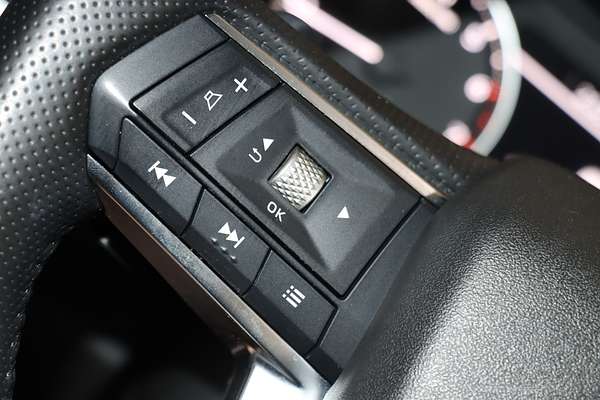 2024 Mitsubishi Outlander LS ZM
