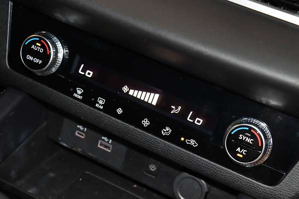 2024 Mitsubishi Outlander LS ZM