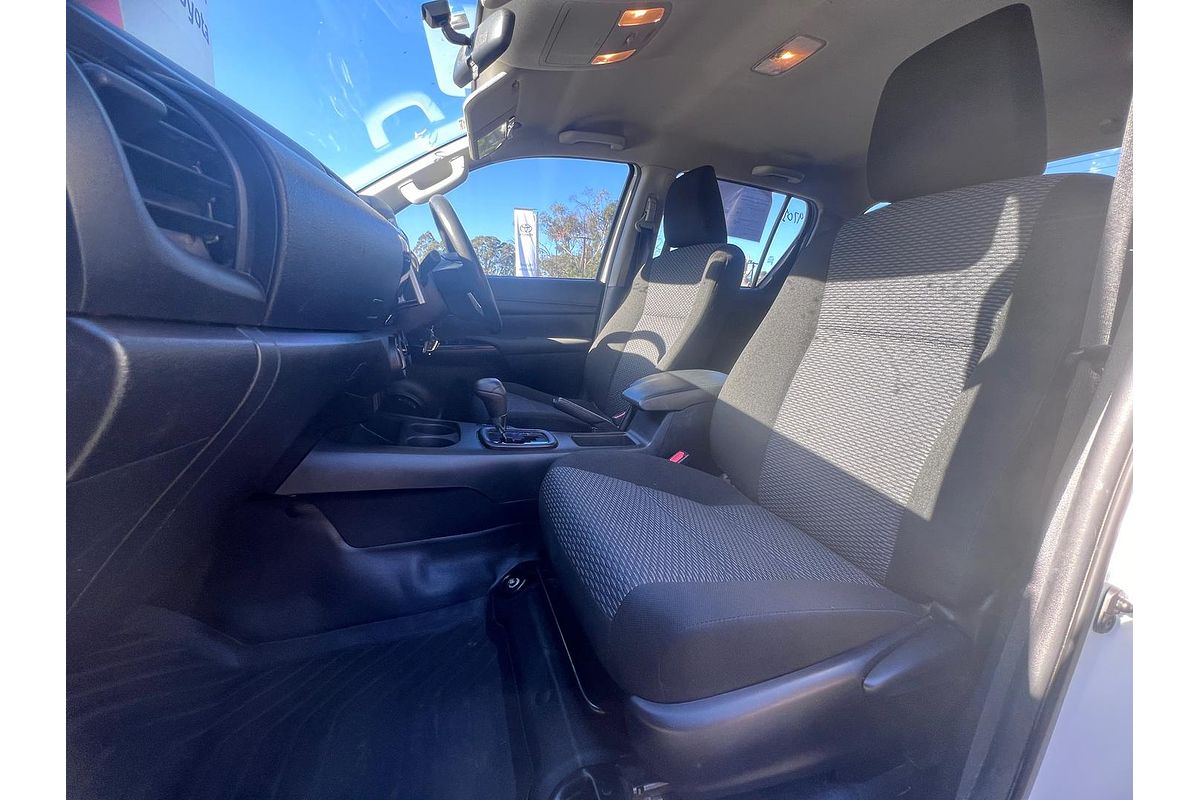 2015 Toyota Hilux Workmate GUN125R 4X4