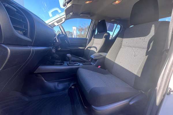 2015 Toyota Hilux Workmate GUN125R 4X4